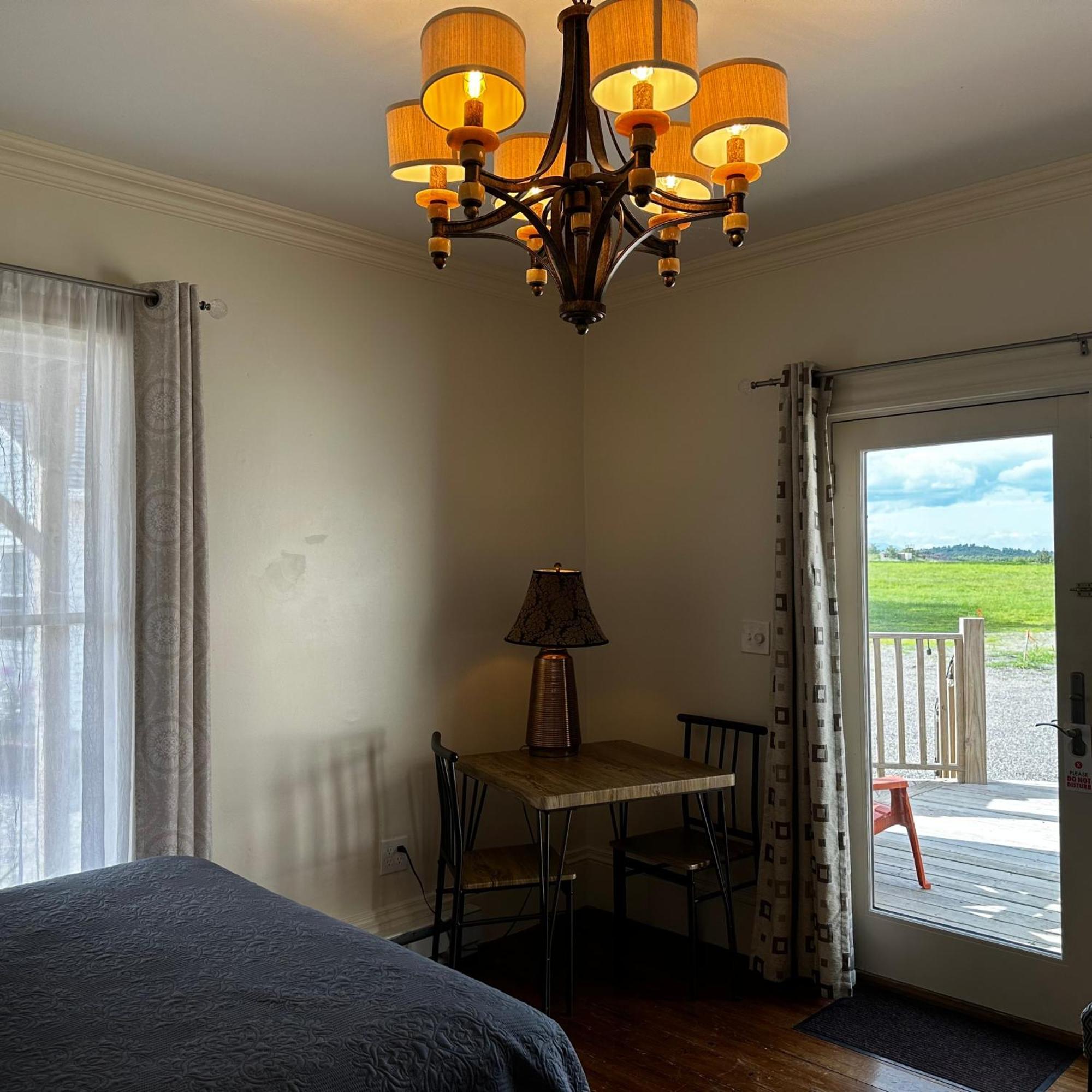 The Whitetail Inn And Suites- Lincoln Екстериор снимка